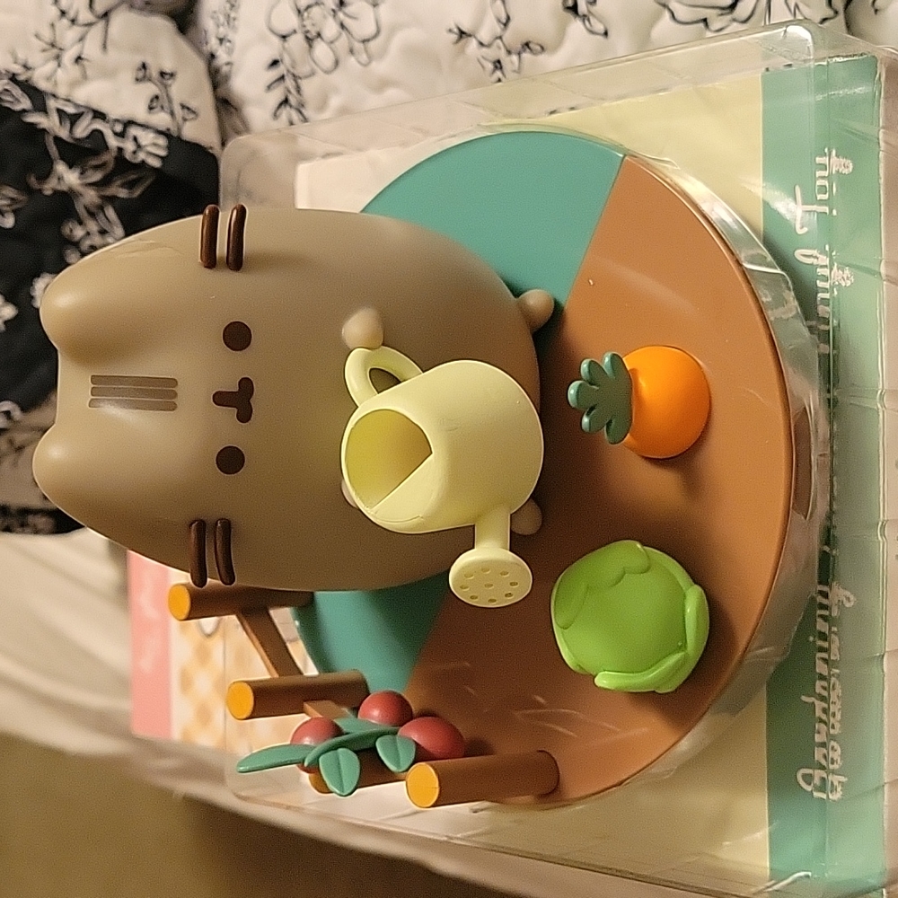 Pusheen Gardening Vinyl Toy